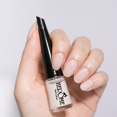 エローム Herome テイクアウェイネイルカラーズ001 爪に塗布02a ネイルカラー マニキュア 
